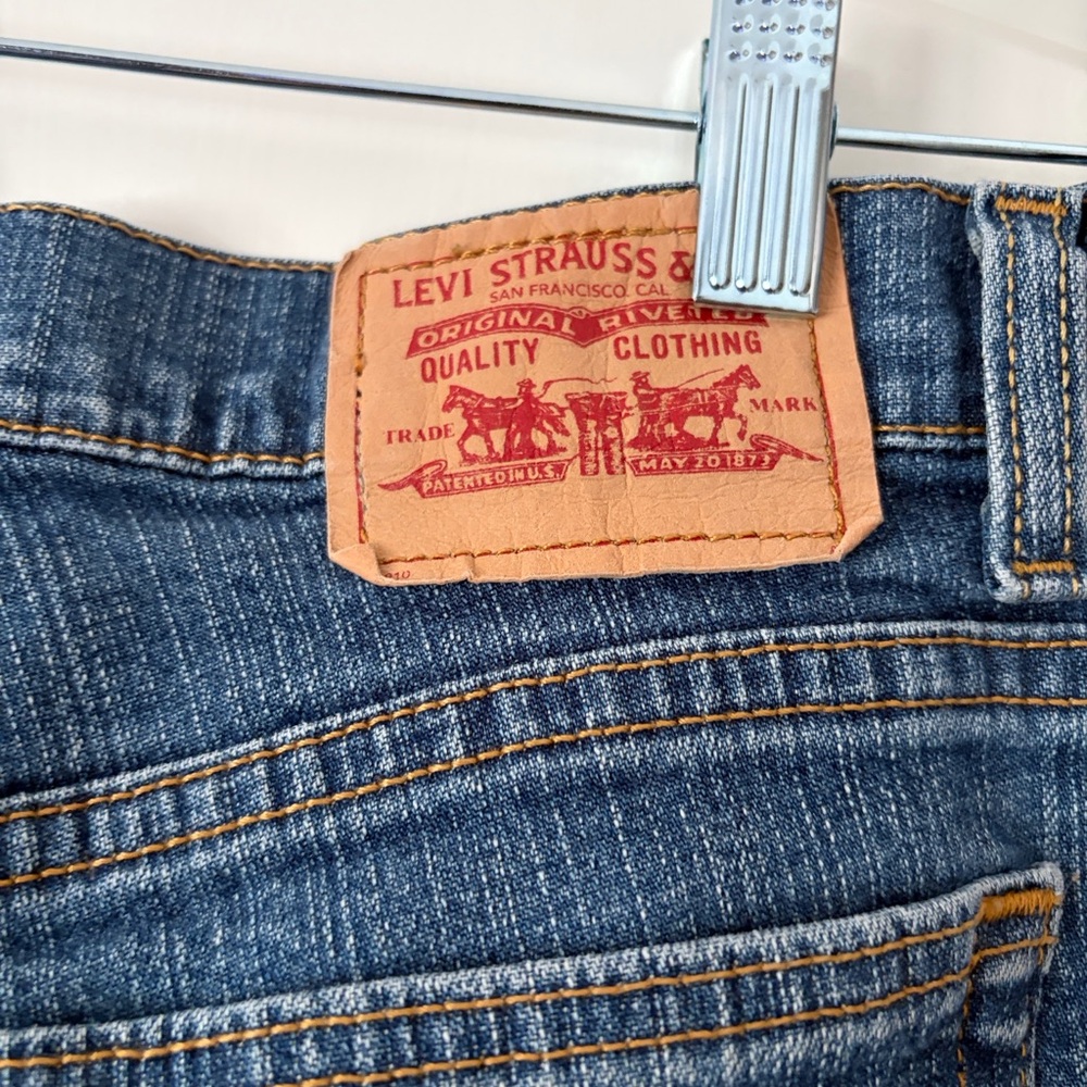 Levi's Dark Blue Jeans with Tan Stitching